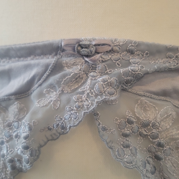 Elegant Lace Women's Garter Belt - Gray - Picture 3 of 10